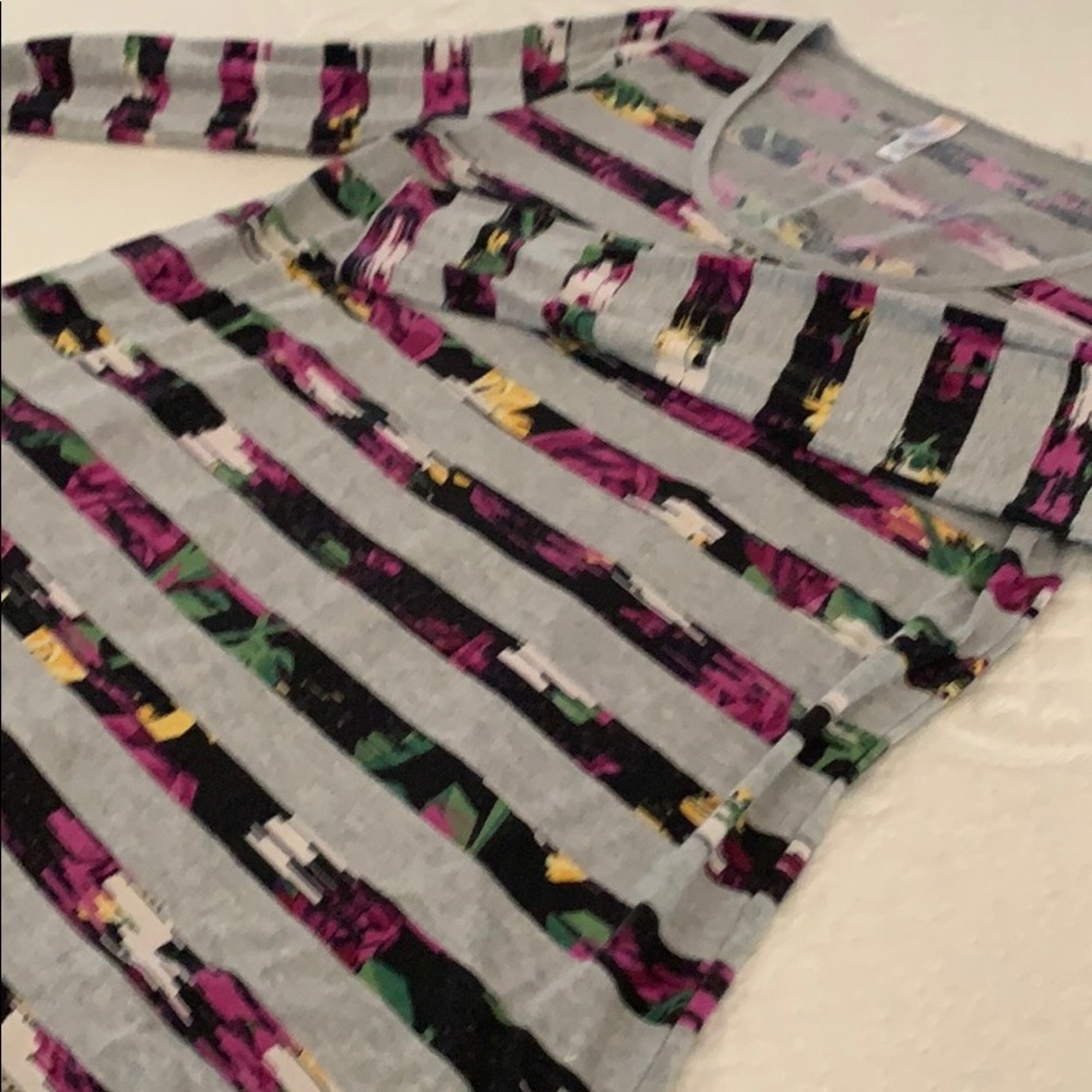 Lularoe Tee - Picture 4 of 5